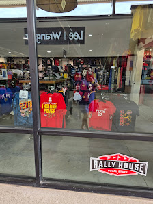 Outlets of Des Moines photo 4