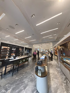 Saks Fifth Avenue photo 6