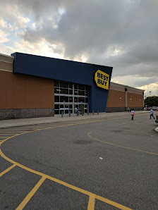 Newport Plaza photo 1