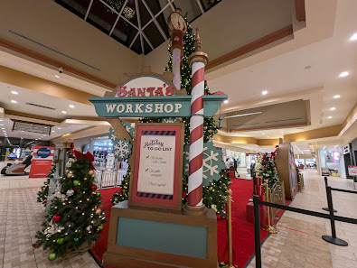 Patrick Henry Mall photo 1