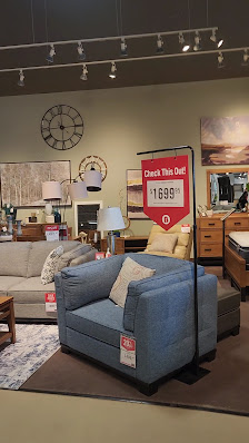 White Oaks Square photo 3