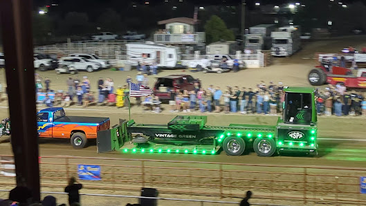 Twin Peaks Square photo 3