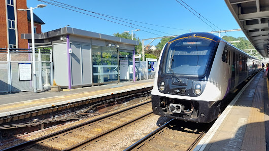 Brentwood Square photo 5