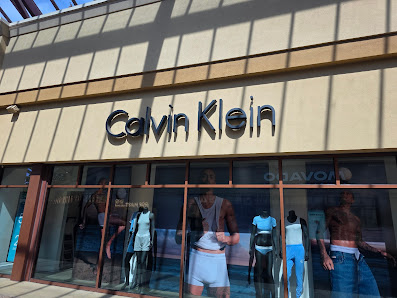 Woodburn Premium Outlets photo 2