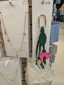 Guildford Place Retail Mall and Professional Building photo 2