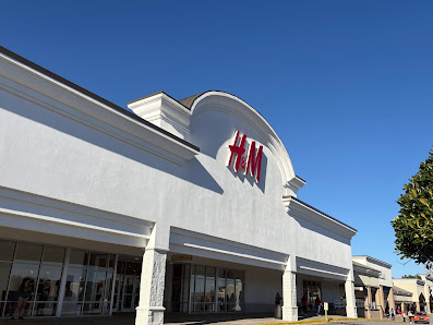 Tanger Outlets Commerce photo 1