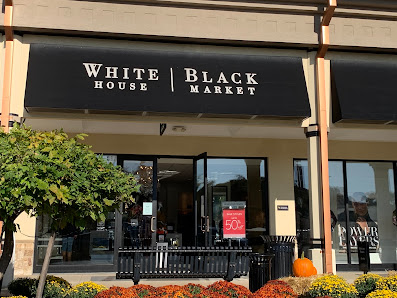 Glen Eagle Square photo 5