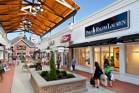 Kittery Premium Outlets photo 5