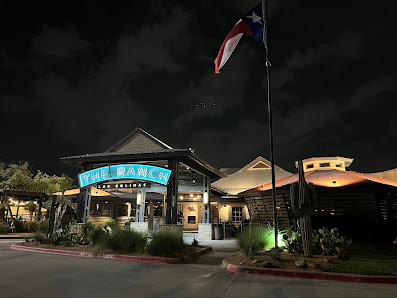 Las Colinas Village photo 6