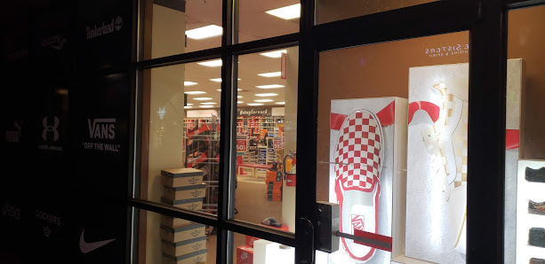 Cedar Hills Shopping Center photo 2