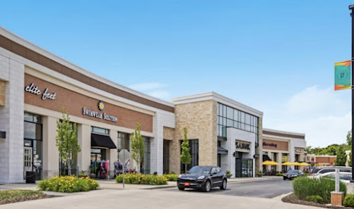 Hawthorne Plaza photo 1