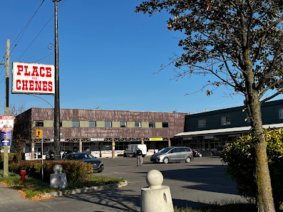 Place des Chênes photo 1