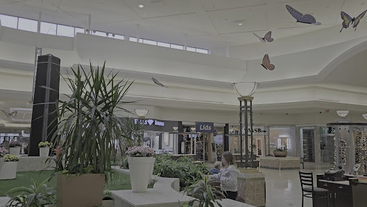 Oakland Mall photo 4