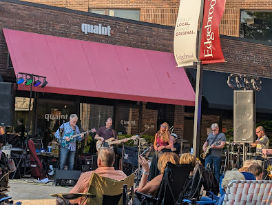 Edgebrook Shops photo 4