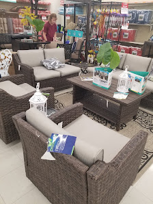 Sherwood Plaza photo 2