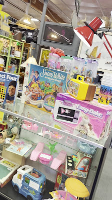 Brass Armadillo Antique Mall - Phoenix photo 2