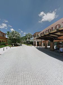 The Colonnade Outlets photo 6