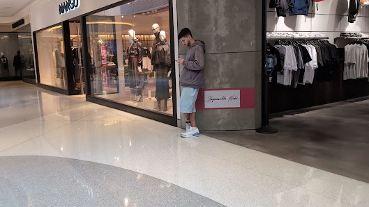 Beverly Center photo 3