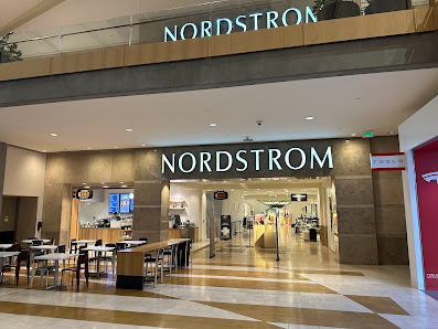 Bellevue Square photo 5