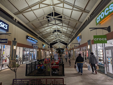 Cincinnati Premium Outlets photo 4