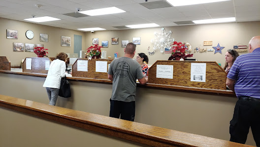 Lake Conroe Plaza photo 2