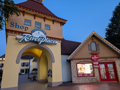 Frankenmuth River Place Shops photo 1