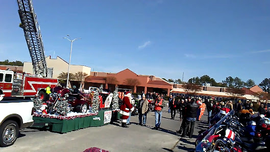 Lake Park Outlets photo 3