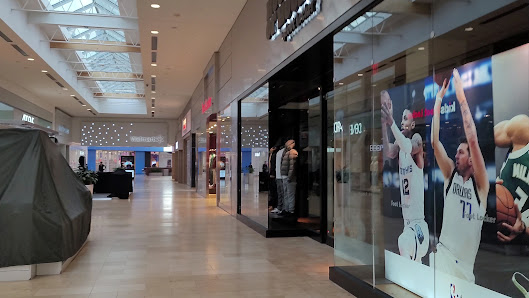 Square One Shopping Centre photo 3