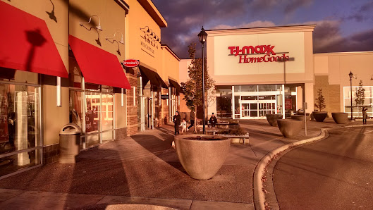 The Shoppes at Knollwood photo 6