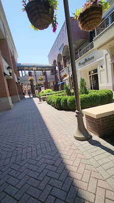 Short Pump Village photo 3