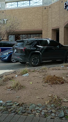 MacArthur Marketplace photo 2