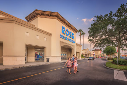 Colonial Plaza photo 1