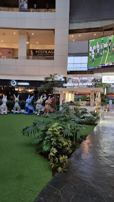 Colonial Plaza photo 4