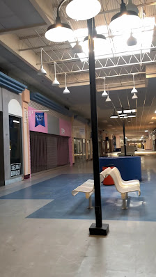 Selma Mall photo 3