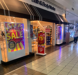 Centre at Forestville photo 2