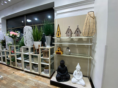 West Broad Commons Shopping Center photo 4