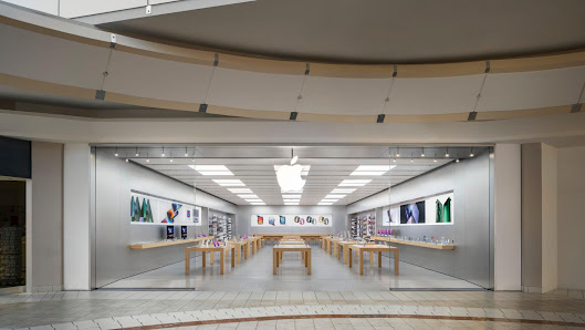 Apple The Mall of New Hampshire photo 5
