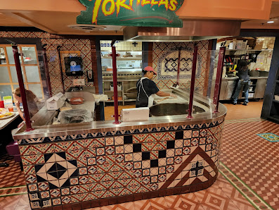 Country Club Plaza photo 4