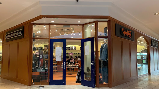 Lawson Heights Mall photo 3