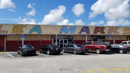 Boca Raton Shopping Center photo 1