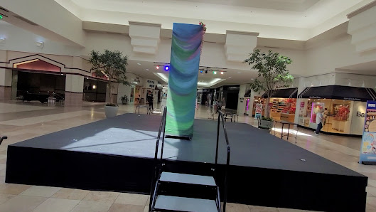 Lake Square Mall photo 3