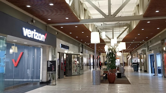 The Marketplace at Factoria photo 3