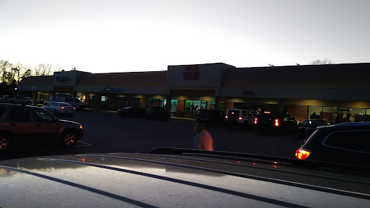 Woodlands plaza photo 1