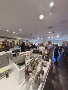 Woodbury Common Premium Outlets photo 6