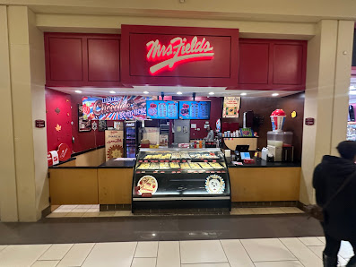 Orland Square photo 4