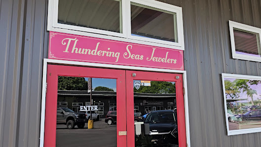 Manono Street Marketplace photo 3