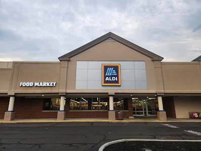 Enfield Commons photo 1