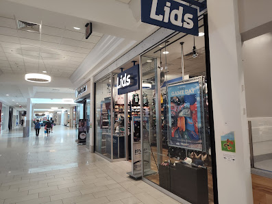 Cape Cod Mall photo 4