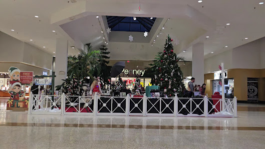 Crossroads Mall photo 3