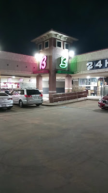 Walnut Street Mall photo 3